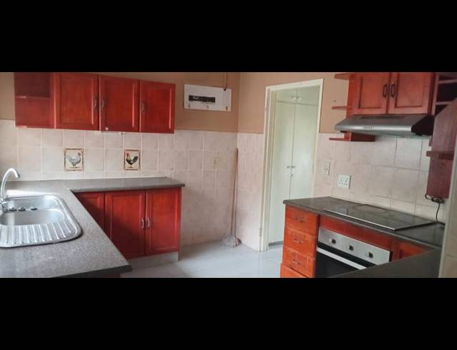 3 BEDROOM HOUSE FOR SALE IN SARNIA